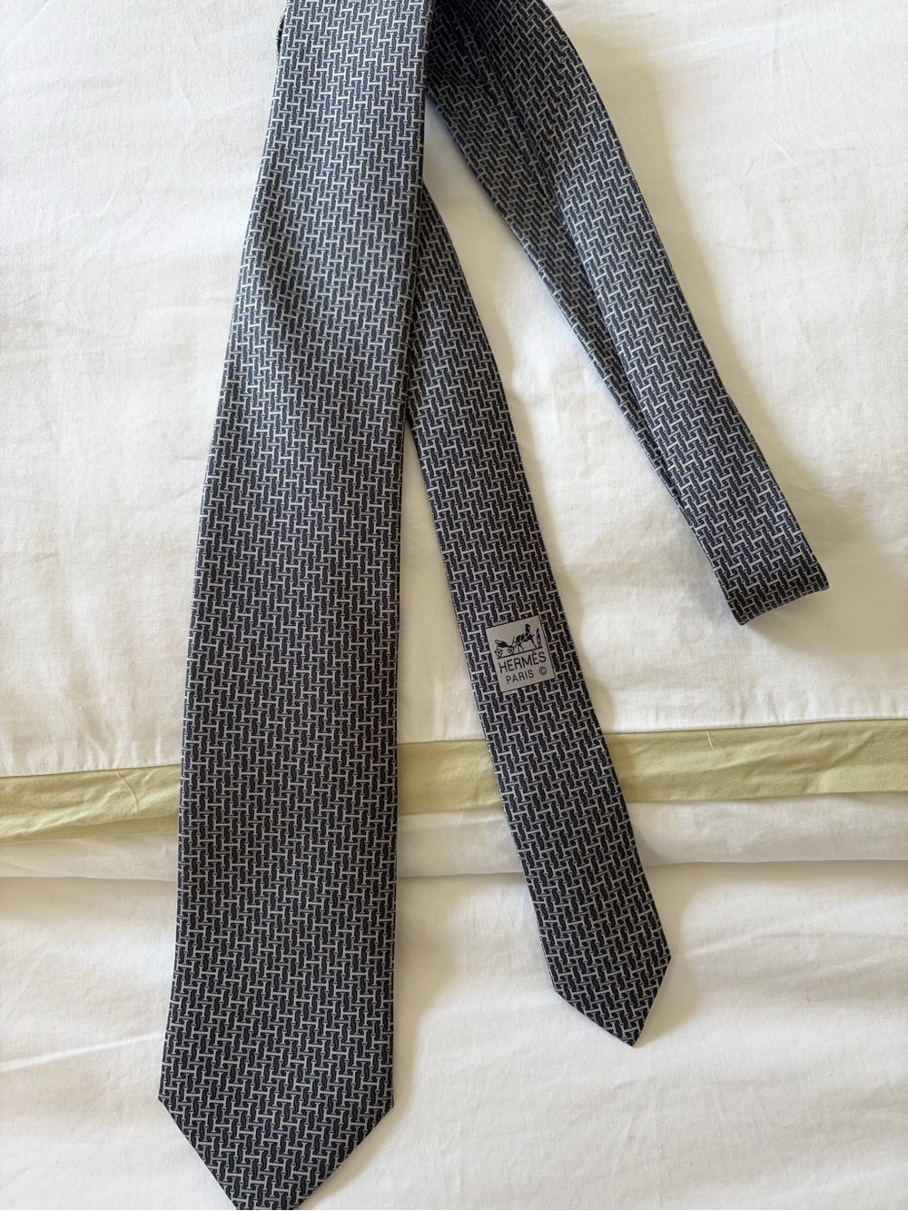 Hermès Paris Silk Tie Blue Gray H Geometric 3.125” x 61” Made France